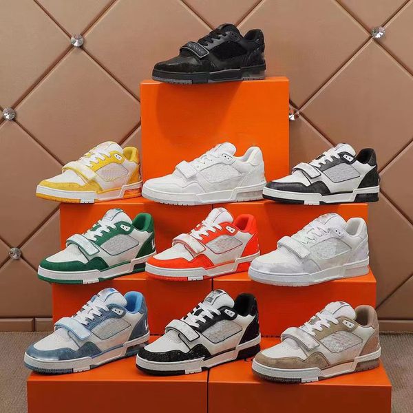 designer casual shoes luxury trainer men sports sneakers trainers soft embossed lambskin calfskin trim white pattern outsole retro style, Black
designer casual shoes luxury trainer men sports sneakers trainers soft embossed lambskin calfskin trim white pattern outsole retro style, Black