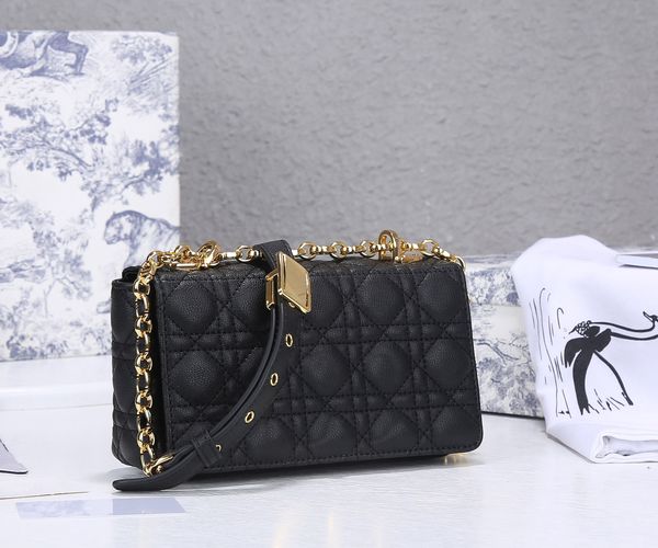 original women tote fashion crossbody bags designer luxury handbags purse chain bag brand classic flip new rattan pattern sheep grain leathe
original women tote fashion crossbody bags designer luxury handbags purse chain bag brand classic flip new rattan pattern sheep grain leathe
