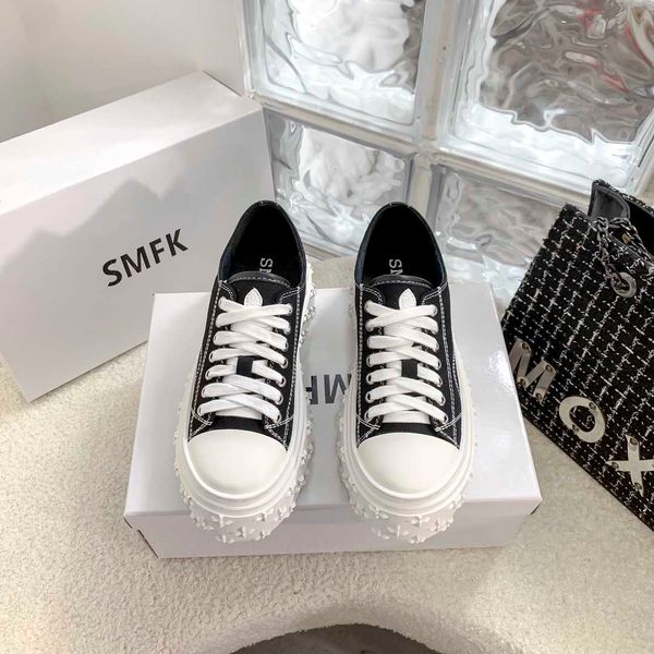 2022 smfk casual shoes compass skater low platform calfskin sneaker triple white black leather women designer sneakers luxury trainers size
2022 smfk casual shoes compass skater low platform calfskin sneaker triple white black leather women designer sneakers luxury trainers size