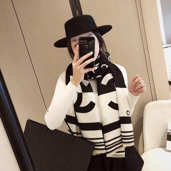 Warm Imitation Cashmere Scarf for Women Luxury Brand Winter Shawl Wraps Thick Blanket Square Tassel Stoles Echarpe Pashmina CFVH
Warm Imitation Cashmere Scarf for Women Luxury Brand Winter Shawl Wraps Thick Blanket Square Tassel Stoles Echarpe Pashmina CFVH