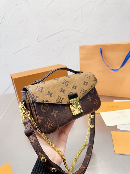 designer handbags luxury bags fashion trend shoulder bag removable long shoulder strap women's cross body shoulder bag postman bag
designer handbags luxury bags fashion trend shoulder bag removable long shoulder strap women's cross body shoulder bag postman bag