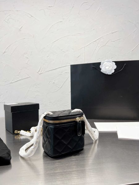 gold ball square shoulder bag luxury designer women handbag purse crossbody bag red envelope fabric smooth leather stylish black chain 2022
gold ball square shoulder bag luxury designer women handbag purse crossbody bag red envelope fabric smooth leather stylish black chain 2022