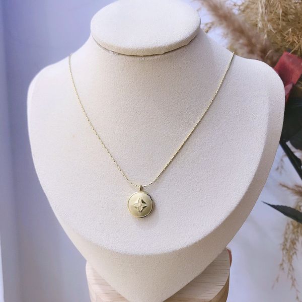 exquisite high-end round flower necklace charm women wear necklace designer style jewelry long chain selected young fashion accessories popu, Silver
exquisite high-end round flower necklace charm women wear necklace designer style jewelry long chain selected young fashion accessories popu, Silver