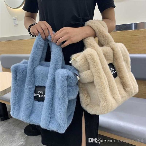 retail 2022 new style outdoor faux plush the tote bag women handbag high-capacity shopping commuter designer messenger bags
retail 2022 new style outdoor faux plush the tote bag women handbag high-capacity shopping commuter designer messenger bags