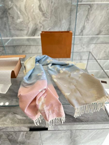 22ss new women man designer scarf fashion brand cashmere scarves for winter womens and mens long wraps size 190cm christmas gift with box, Blue;gray
22ss new women man designer scarf fashion brand cashmere scarves for winter womens and mens long wraps size 190cm christmas gift with box, Blue;gray