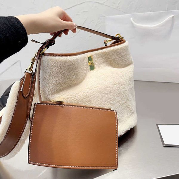 totes plush the tote bag lamb wool bucket bags designer bags winter women luxurys handbag messenger pouch crossbody bags purse 221029
totes plush the tote bag lamb wool bucket bags designer bags winter women luxurys handbag messenger pouch crossbody bags purse 221029
