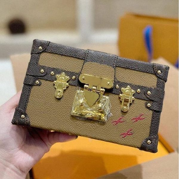 2022 petite malle mini monograms hasp trunk box chain bag womens canvas leather shoulder bags crossbody tote luxurys designers wallets
2022 petite malle mini monograms hasp trunk box chain bag womens canvas leather shoulder bags crossbody tote luxurys designers wallets