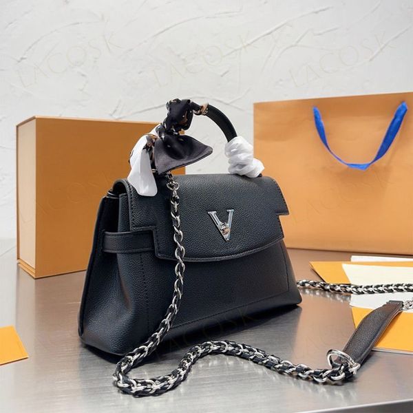 luxurys brand messenger bags for mens womens handbags tote leather crossbody shoulder bag metal letter with scarf silk
luxurys brand messenger bags for mens womens handbags tote leather crossbody shoulder bag metal letter with scarf silk