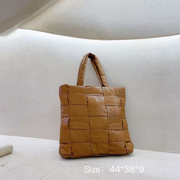 shopping bags bag women's new korean net red soft leather woven large capacity tote bag fashion portable shoulder bag 220906
shopping bags bag women's new korean net red soft leather woven large capacity tote bag fashion portable shoulder bag 220906
