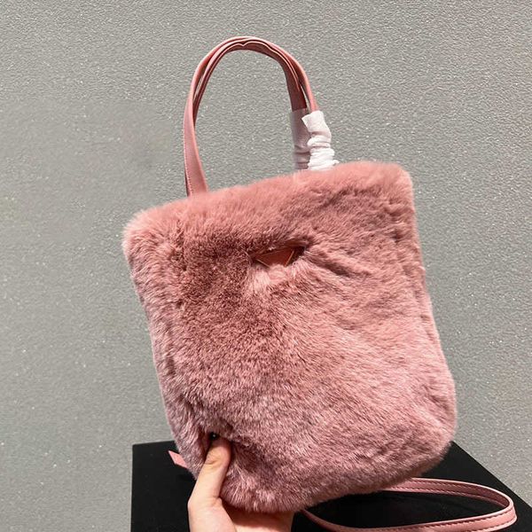 designer luxury women the tote bag fashion versatile handbags shoulder crossbody bags purse telfars totes large capacity saddle wallets 7a n
designer luxury women the tote bag fashion versatile handbags shoulder crossbody bags purse telfars totes large capacity saddle wallets 7a n