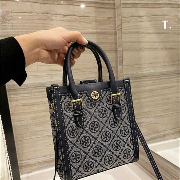 handbags t0ryburchs designer 2022 tot shopping bag portable single custom fabric hardware original size 20 18 shoulder crossbody bag
handbags t0ryburchs designer 2022 tot shopping bag portable single custom fabric hardware original size 20 18 shoulder crossbody bag