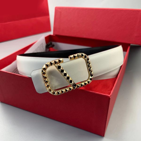 luxurys designers belt fashion womens belts classic leisure gold buckle waistband width 2.5cm style nice, Black;brown
luxurys designers belt fashion womens belts classic leisure gold buckle waistband width 2.5cm style nice, Black;brown