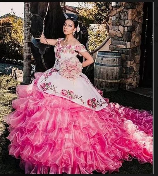 mexico pink quinceanera dresses tiers long train floral embroidery luxury prom party gowns off the shoulder corset sweet 15 girls banquet dr, Blue;red
mexico pink quinceanera dresses tiers long train floral embroidery luxury prom party gowns off the shoulder corset sweet 15 girls banquet dr, Blue;red