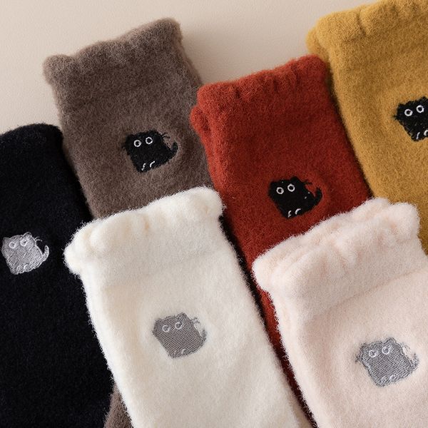 mink velvet socks children's middle tube thickened in autumn and winter plush embroidery cat for warmth, Black;white
mink velvet socks children's middle tube thickened in autumn and winter plush embroidery cat for warmth, Black;white