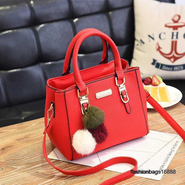 women brand pu leather crossbody shoulder hand bags luxury designer message box ladies one side small handbags fashion lady quality 2022
women brand pu leather crossbody shoulder hand bags luxury designer message box ladies one side small handbags fashion lady quality 2022