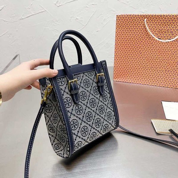 handbags t0ryburchs designer female 2022 old flower portable jacquard canvas music commuter mobile phone shoulder crossbody bag
handbags t0ryburchs designer female 2022 old flower portable jacquard canvas music commuter mobile phone shoulder crossbody bag