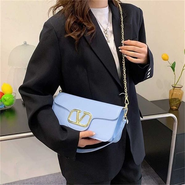 purse step into the bag female black friday new underarm oblique cross advanced texture v-button flip shoulder
purse step into the bag female black friday new underarm oblique cross advanced texture v-button flip shoulder