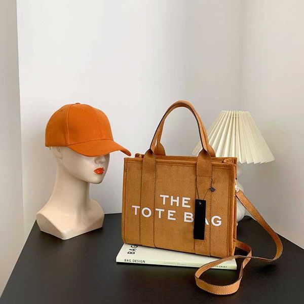 retail luxuries tote bag outdoor womens fall and winter designer handbag 2022 imitation deer fur shoulder crossbody messager bags
retail luxuries tote bag outdoor womens fall and winter designer handbag 2022 imitation deer fur shoulder crossbody messager bags