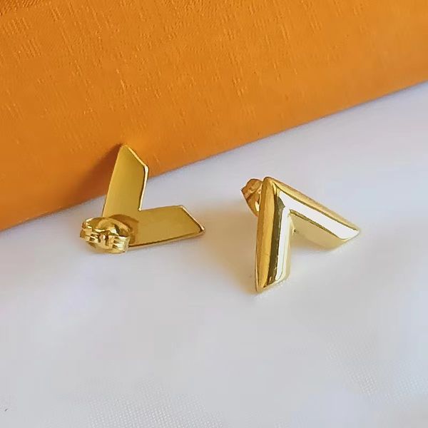 classic v titanium steel earrings charm designer for women double letter stud luxury jewlery love hoop gifts woman girl gold silver rose gol, Golden
classic v titanium steel earrings charm designer for women double letter stud luxury jewlery love hoop gifts woman girl gold silver rose gol, Golden