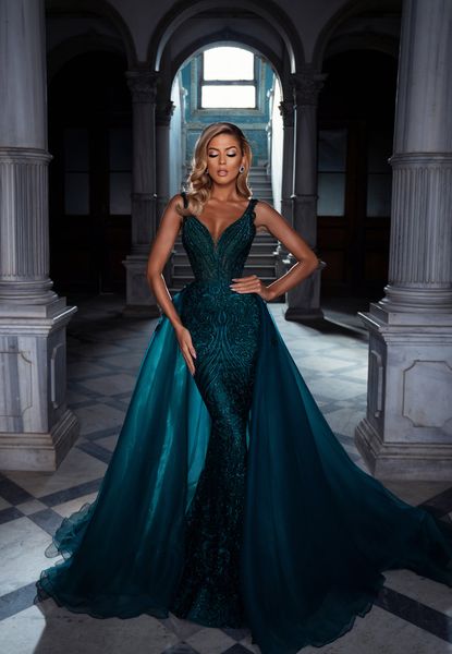hunter green mermaid prom dresses v neck lace appliques sequins party dresses with detachable train custom made evening dress, Black;red
hunter green mermaid prom dresses v neck lace appliques sequins party dresses with detachable train custom made evening dress, Black;red