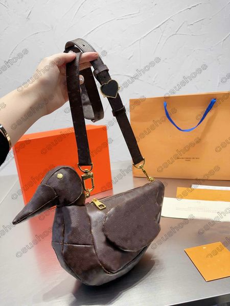 m45990 nigo duck bag womens ducks shape luxurys crossbody totes mens explosion love heart desinger shoulder bags handbag cross body stud eye
m45990 nigo duck bag womens ducks shape luxurys crossbody totes mens explosion love heart desinger shoulder bags handbag cross body stud eye