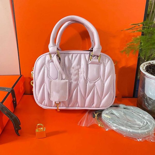 women's luxury designer handbags miu new boston pillow bags soft sheepskin shoulder western pleated crossbody bag factory direct sales
women's luxury designer handbags miu new boston pillow bags soft sheepskin shoulder western pleated crossbody bag factory direct sales