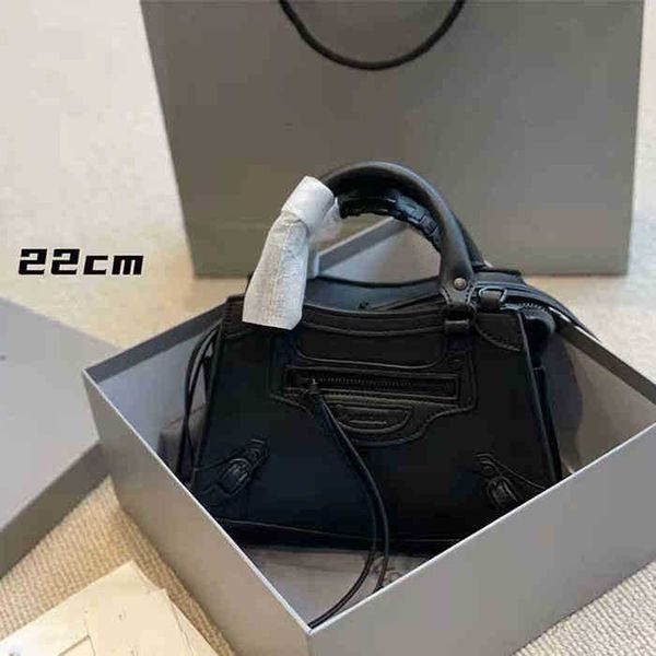 handbag designer balenciga 2022 star net red same crocodile leather locomotive bag single shoulder oblique span portable women's bag la
handbag designer balenciga 2022 star net red same crocodile leather locomotive bag single shoulder oblique span portable women's bag la