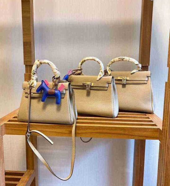 designer handbags luxurys leatherwoman genuine shoulder bride bag litchi grain layer cowhide crossbody logo kellybag birkingbag factory
designer handbags luxurys leatherwoman genuine shoulder bride bag litchi grain layer cowhide crossbody logo kellybag birkingbag factory