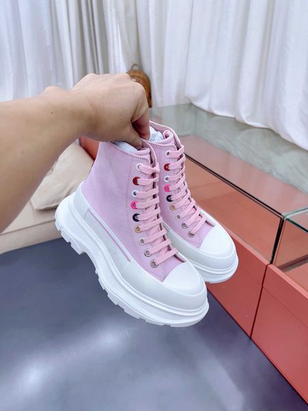 luxury designer women men tread slick leather canvas lace-up rubber round toes platform genuine leathers lining fashion graffiti shoes white, Black
luxury designer women men tread slick leather canvas lace-up rubber round toes platform genuine leathers lining fashion graffiti shoes white, Black