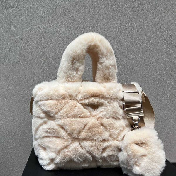 totes bags women shopping bags designer tote handbag fashion diamond lattice furry shoulder crossbody mini purses black luxury bag 221116
totes bags women shopping bags designer tote handbag fashion diamond lattice furry shoulder crossbody mini purses black luxury bag 221116