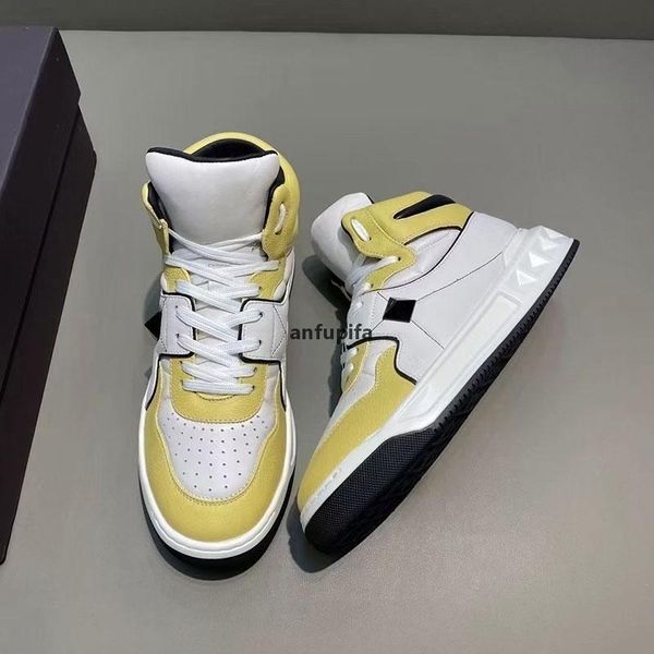 shoes new arrival men one stud sneakers calfskin hight-boots flat casual climbers luxurys designers train valentinoes valentinoity zig, Black
shoes new arrival men one stud sneakers calfskin hight-boots flat casual climbers luxurys designers train valentinoes valentinoity zig, Black