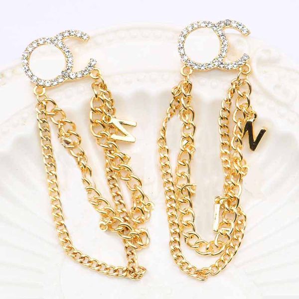 wholesale 18k gold plated luxury designers letters stud clip chain geometric women tassel crystal rhinestone earring wedding party jewelry, Golden;silver
wholesale 18k gold plated luxury designers letters stud clip chain geometric women tassel crystal rhinestone earring wedding party jewelry, Golden;silver