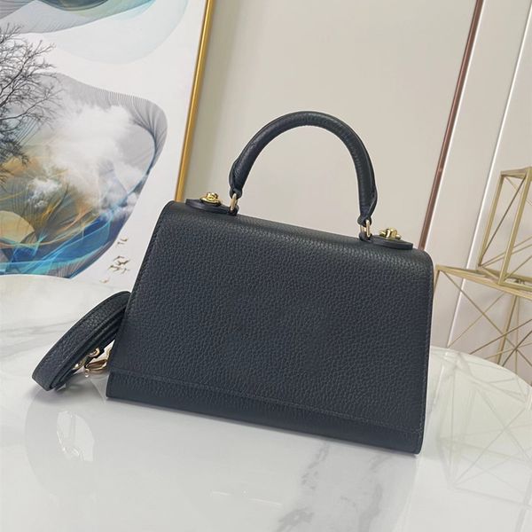 10a mirror ladies bag leather solid color designer luxury twist twist lock handbag shoulder diagonal classic fashion versatile new version o
10a mirror ladies bag leather solid color designer luxury twist twist lock handbag shoulder diagonal classic fashion versatile new version o