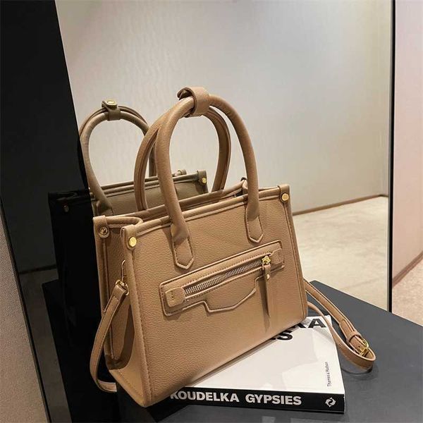 designer luxury for womens bags handbag b-shaped paris single shoulder messenger fashion square gift shoulder oblique span wallet versatile
designer luxury for womens bags handbag b-shaped paris single shoulder messenger fashion square gift shoulder oblique span wallet versatile