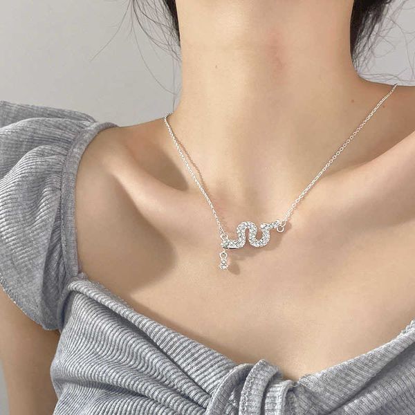 pendant necklaces vivian westwood's spirit snake saturn necklace is full of diamonds super flash girls design collarbone chain neck cha, Silver
pendant necklaces vivian westwood's spirit snake saturn necklace is full of diamonds super flash girls design collarbone chain neck cha, Silver