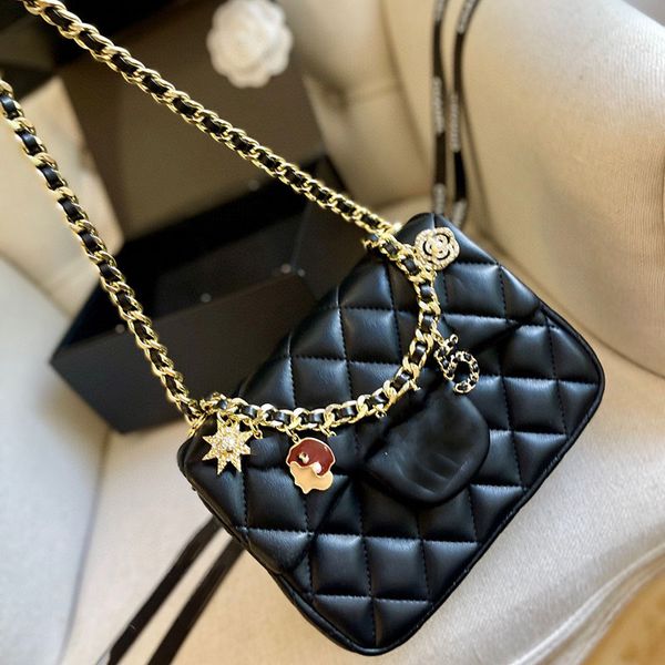 badge metal letter women classic flap shoulder bag diamond lattice leather quilted mini luxury designer handbag fashion fanny pack versatile
badge metal letter women classic flap shoulder bag diamond lattice leather quilted mini luxury designer handbag fashion fanny pack versatile
