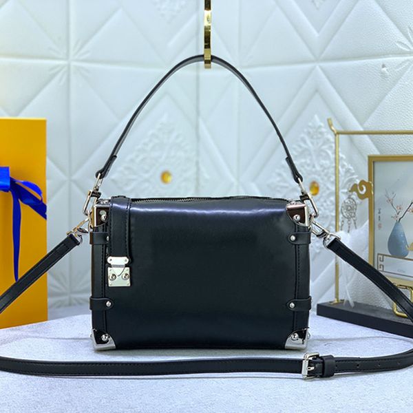 side trunk handbag purse women crossbody bags fashion letters removable handle strap silver hardware s-lock latch zipper closure women new b
side trunk handbag purse women crossbody bags fashion letters removable handle strap silver hardware s-lock latch zipper closure women new b