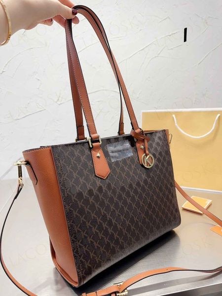large capacity totes womens handbag luxurys letter shoulder bag ladies shopping bags leather adjustable strap
large capacity totes womens handbag luxurys letter shoulder bag ladies shopping bags leather adjustable strap