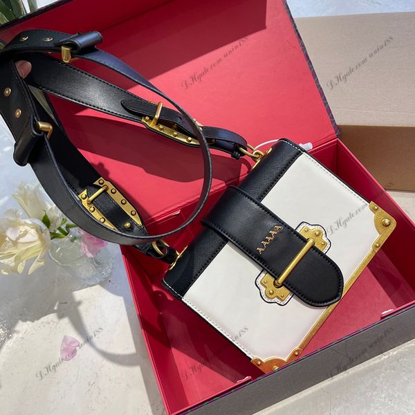 italian luxury designer womens shoulde bags classic patent leather diagonal crossbody bag golden metal handbag for women embleme purse pouch
italian luxury designer womens shoulde bags classic patent leather diagonal crossbody bag golden metal handbag for women embleme purse pouch