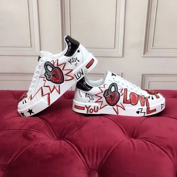 designer ladies luxury casual shoes red pink black breathable wear-resistant sneakers for men women fashion valenti low-leisure flat outdoor, Red;white
designer ladies luxury casual shoes red pink black breathable wear-resistant sneakers for men women fashion valenti low-leisure flat outdoor, Red;white