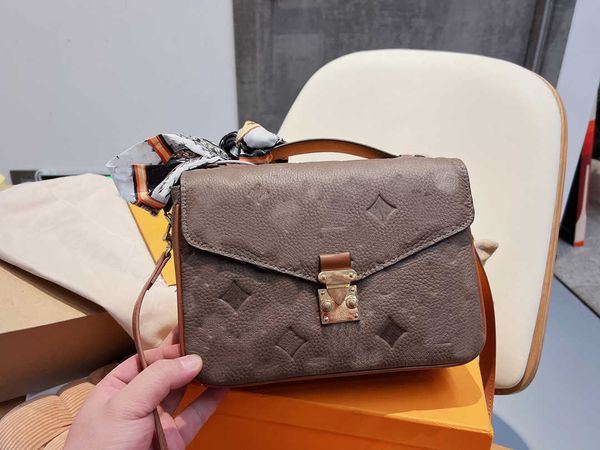 louisity designer luxury bag louiss handbags totes bags womens crossbody handbag loulou lvs shoulder pursest louiseity 1 viutonity 7a h541
louisity designer luxury bag louiss handbags totes bags womens crossbody handbag loulou lvs shoulder pursest louiseity 1 viutonity 7a h541
