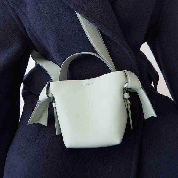 2022 fashion acne design handbag female new style shoulder bag simple bow orange mini bucket luxury women s designer purses
2022 fashion acne design handbag female new style shoulder bag simple bow orange mini bucket luxury women s designer purses