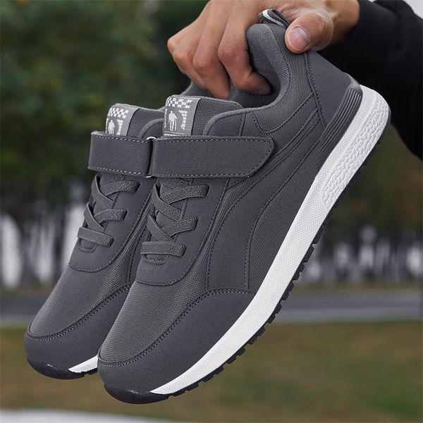 dress shoes autumn and winter light walking shoes men's comfortable warm casual shoes for men canvas sneakers 221117, Black
dress shoes autumn and winter light walking shoes men's comfortable warm casual shoes for men canvas sneakers 221117, Black