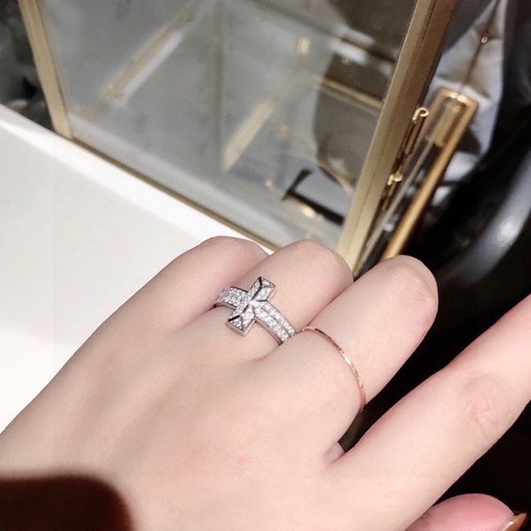 luxury designer ring classic style inlaid fine diamonds suitable for gift giving social gathering is beautiful, Silver
luxury designer ring classic style inlaid fine diamonds suitable for gift giving social gathering is beautiful, Silver