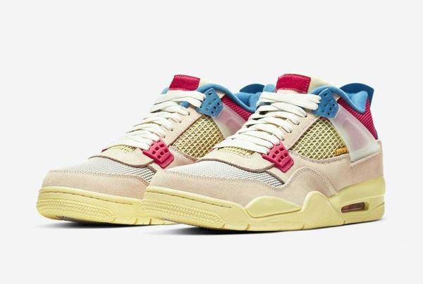 on the light khaki upper classic mesh window opening part of shoe body is sewn with a joint label show familiar jumpman and union x fast, Black
on the light khaki upper classic mesh window opening part of shoe body is sewn with a joint label show familiar jumpman and union x fast, Black