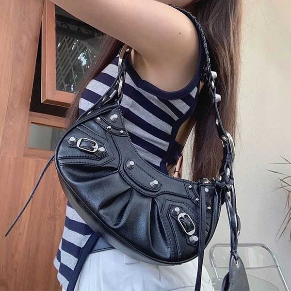 designer luxury for womens bags handbag b-shaped paris single shoulder messenger fashion square gift shoulder oblique span wallet versatile
designer luxury for womens bags handbag b-shaped paris single shoulder messenger fashion square gift shoulder oblique span wallet versatile