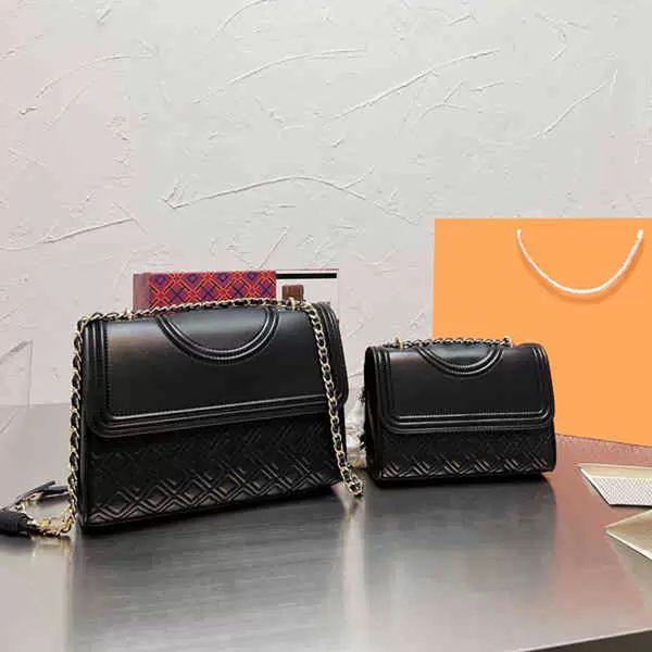 luxury brand fashion shoulder bags simple square tassel bag women's designer pu leather chain phone handbags
luxury brand fashion shoulder bags simple square tassel bag women's designer pu leather chain phone handbags
