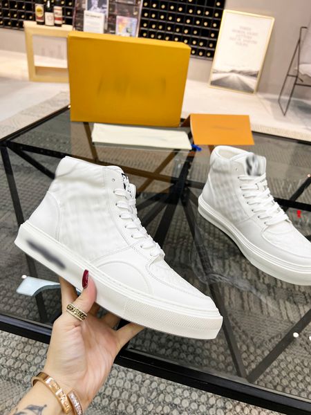 2023 latest luxurys designer boots men black autumn and winter boots fashion cowhide sheepskin lining anti slip wear resistant 39-45 -g140
2023 latest luxurys designer boots men black autumn and winter boots fashion cowhide sheepskin lining anti slip wear resistant 39-45 -g140