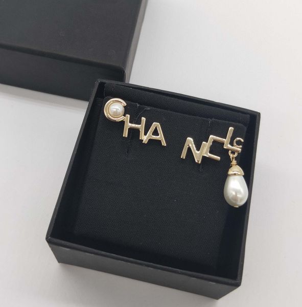 2022 luxury quality charm stud earring with nature shell beads and words have box stamp ps4410a, Golden
2022 luxury quality charm stud earring with nature shell beads and words have box stamp ps4410a, Golden