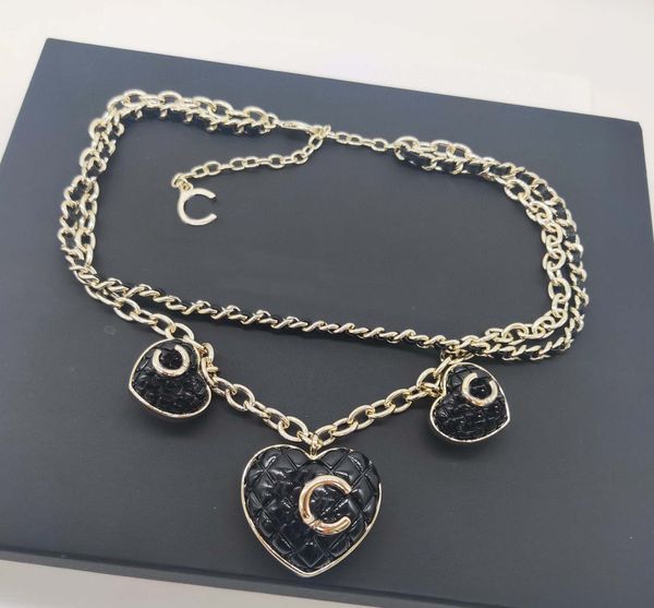 2022 luxury quality charm pendant necklace with three pcs hearts in black color and rhombus style in 18k gold plated have box stamp ps4402a, Silver
2022 luxury quality charm pendant necklace with three pcs hearts in black color and rhombus style in 18k gold plated have box stamp ps4402a, Silver